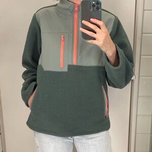 Fleece Pullover with Pink Zippers / Size M